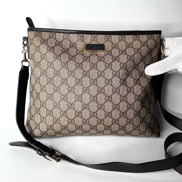 Gucci Handbags - Authentic Gucci GG Supreme Messenger Bag 388924